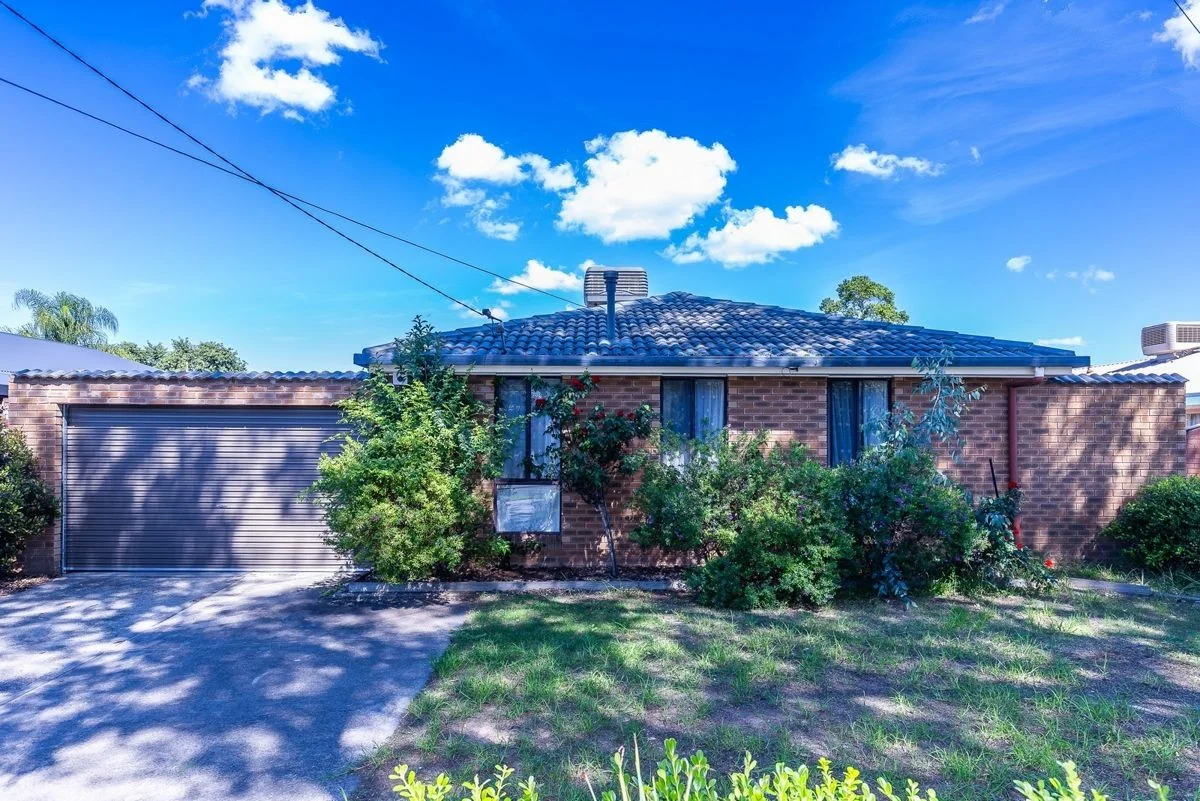 419 Kaitlers Rd, Lavington NSW 2641