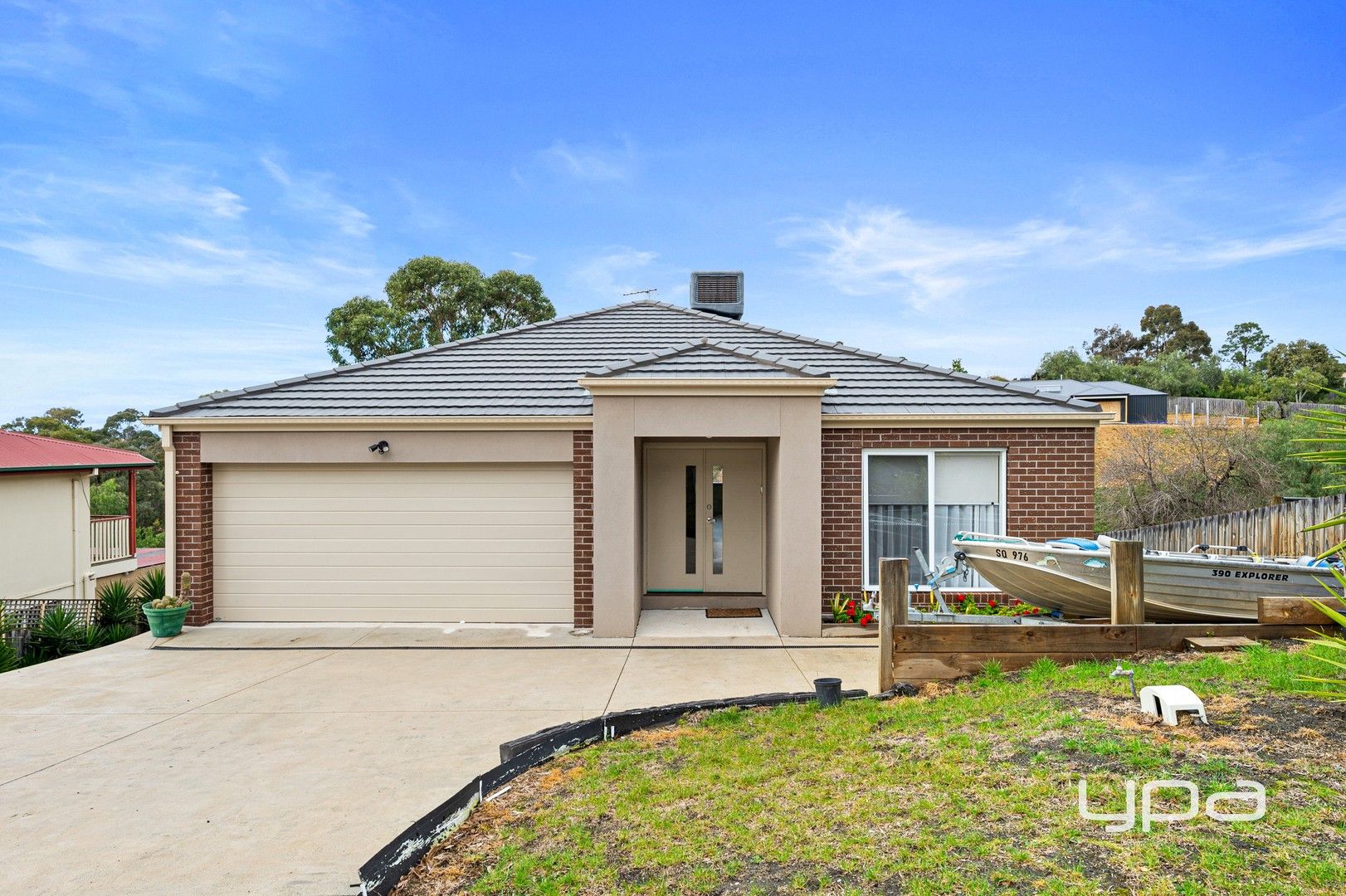 4 bedrooms House in 9 Riversdale Crescent DARLEY VIC, 3340