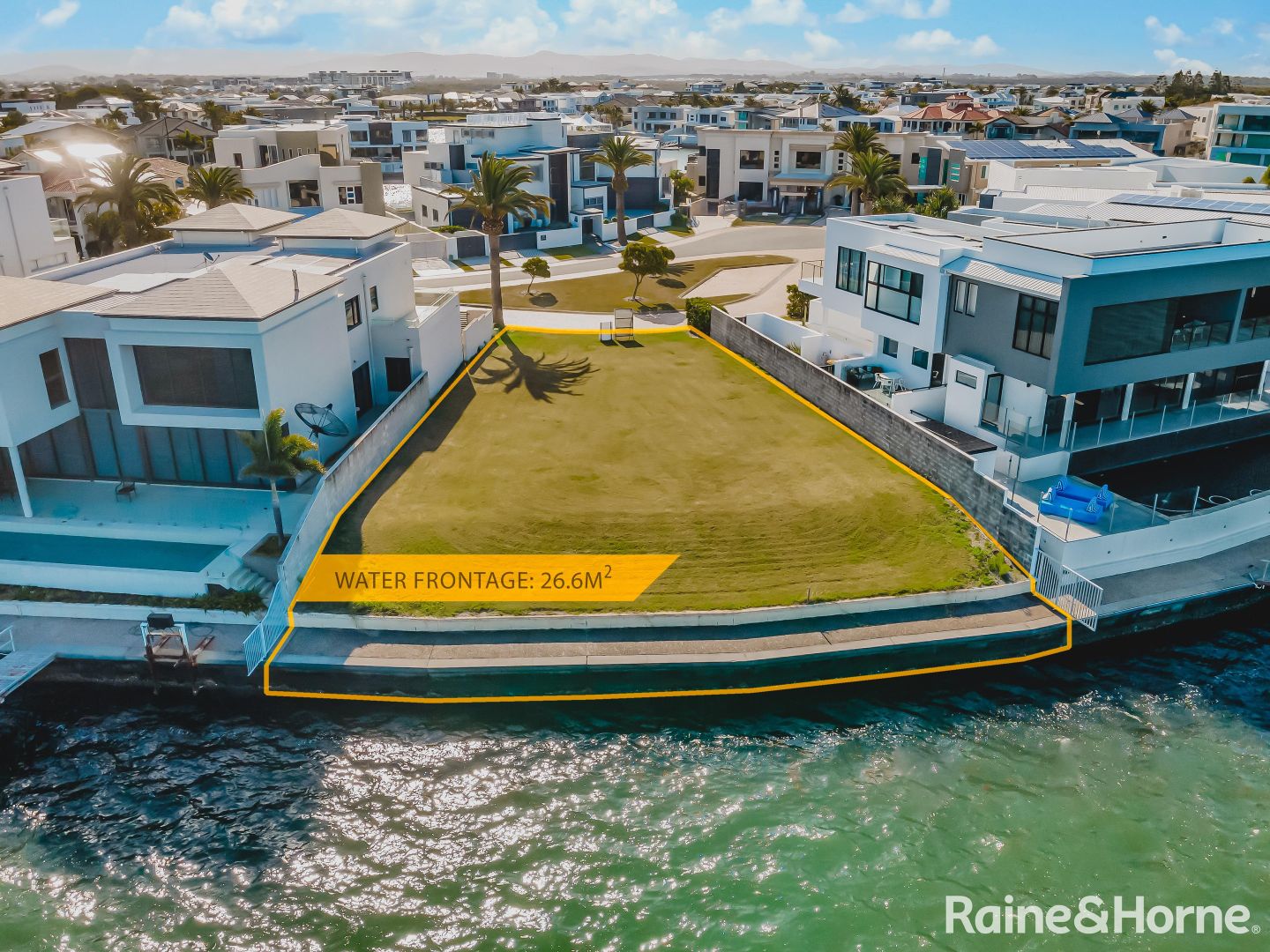 33 Parklane Terrace, Sovereign Islands QLD 4216 Domain