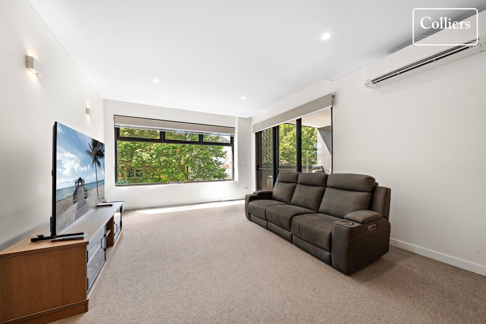 2 bedrooms Apartment / Unit / Flat in 204/88 Keira Street WOLLONGONG NSW, 2500