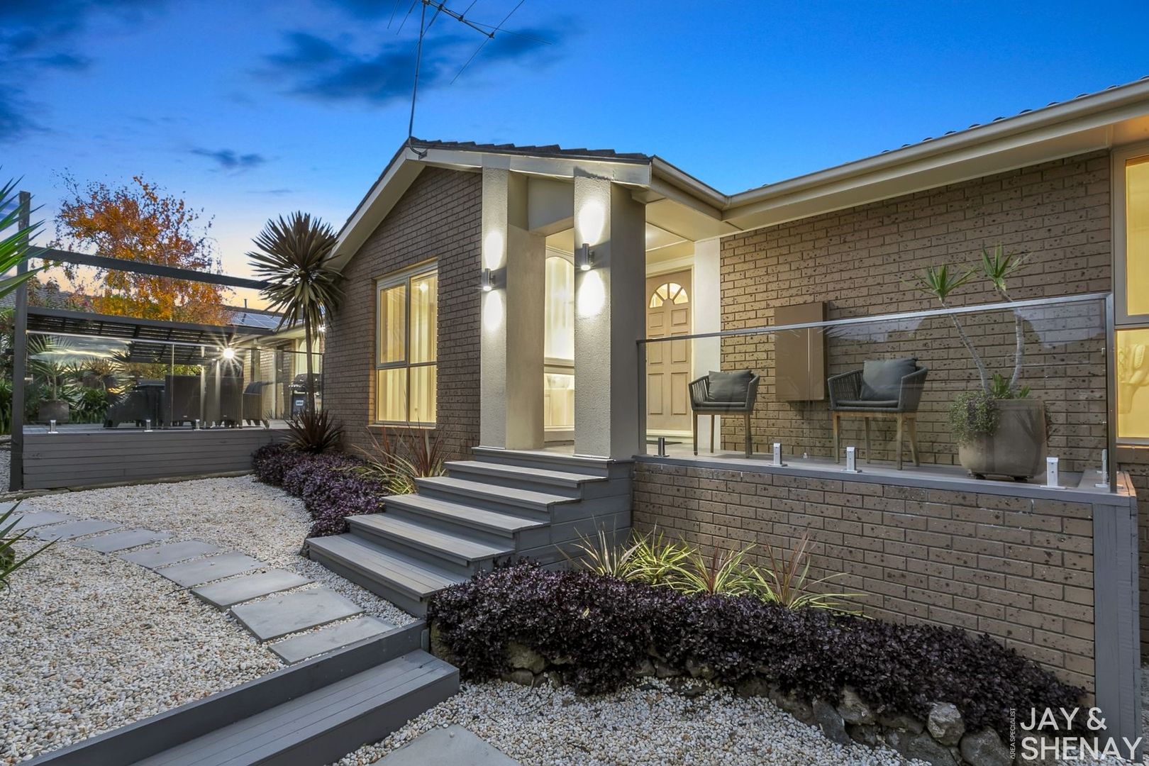 16 Isaac Smith Crescent, Endeavour Hills VIC 3802, Image 1