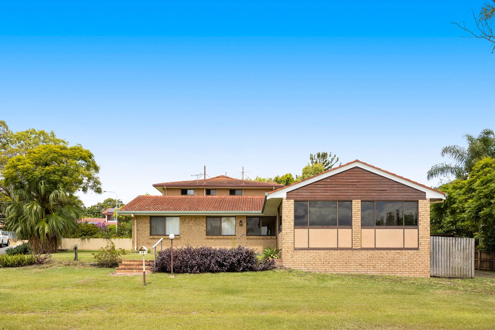 29 Frinton Street, Wishart QLD 4122, Image 2