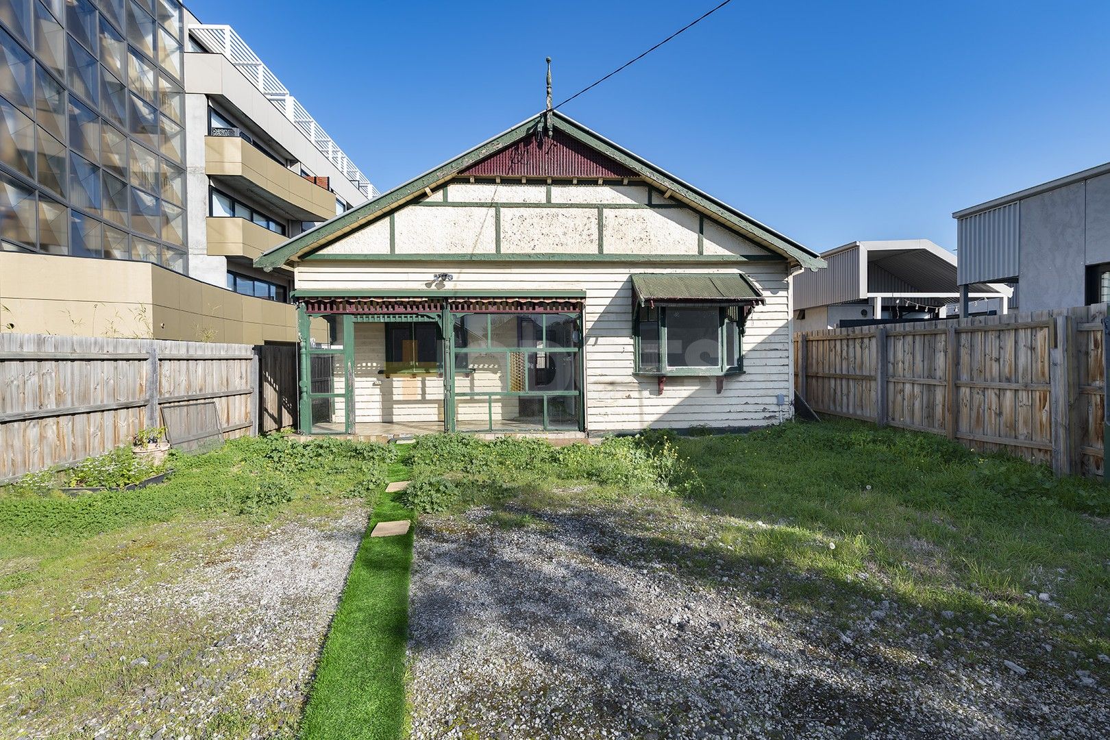 3 bedrooms House in 209 Ballarat Road FOOTSCRAY VIC, 3011