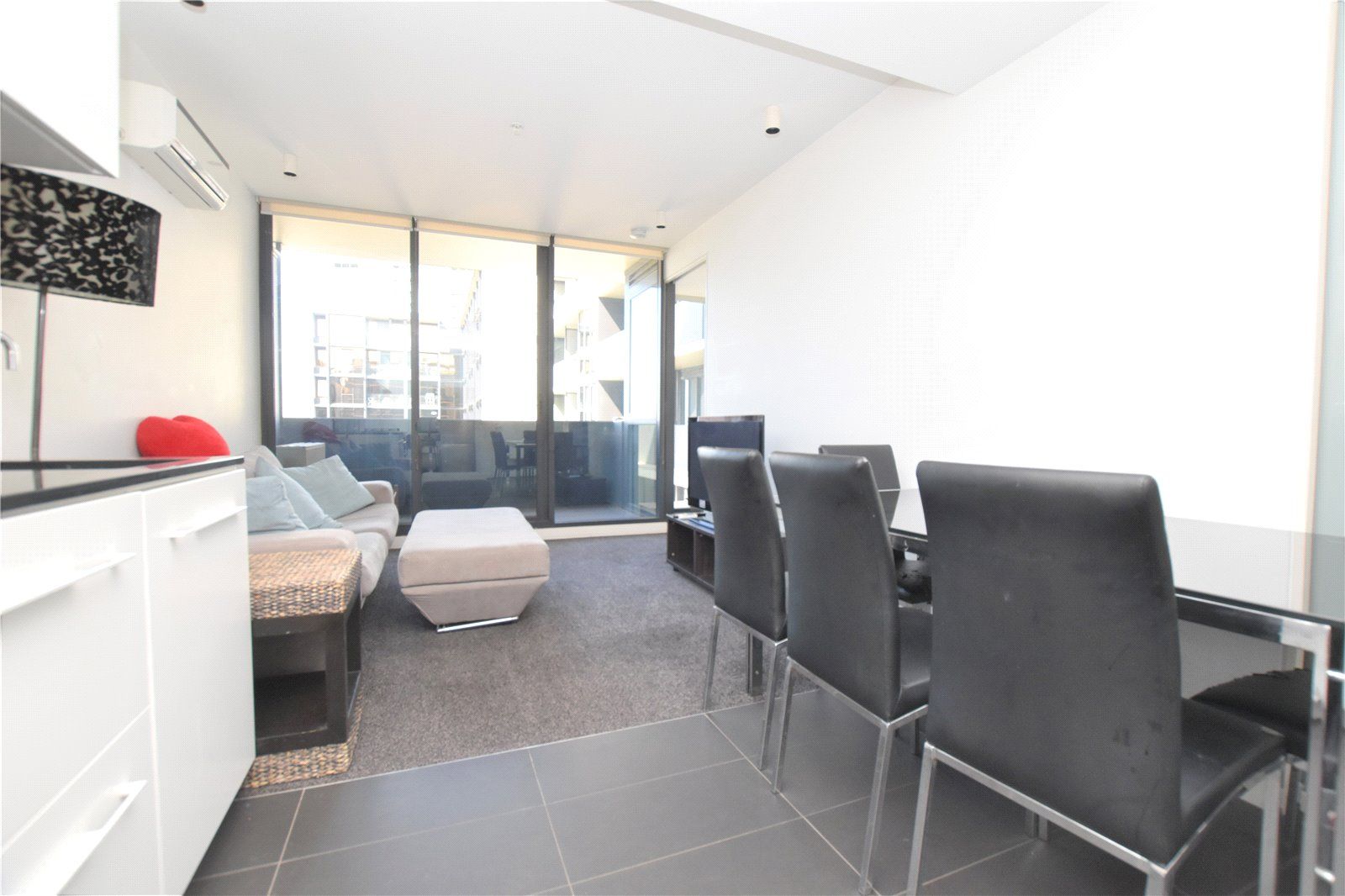 1 bedrooms Apartment / Unit / Flat in 1717/39 Coventry Street SOUTHBANK VIC, 3006