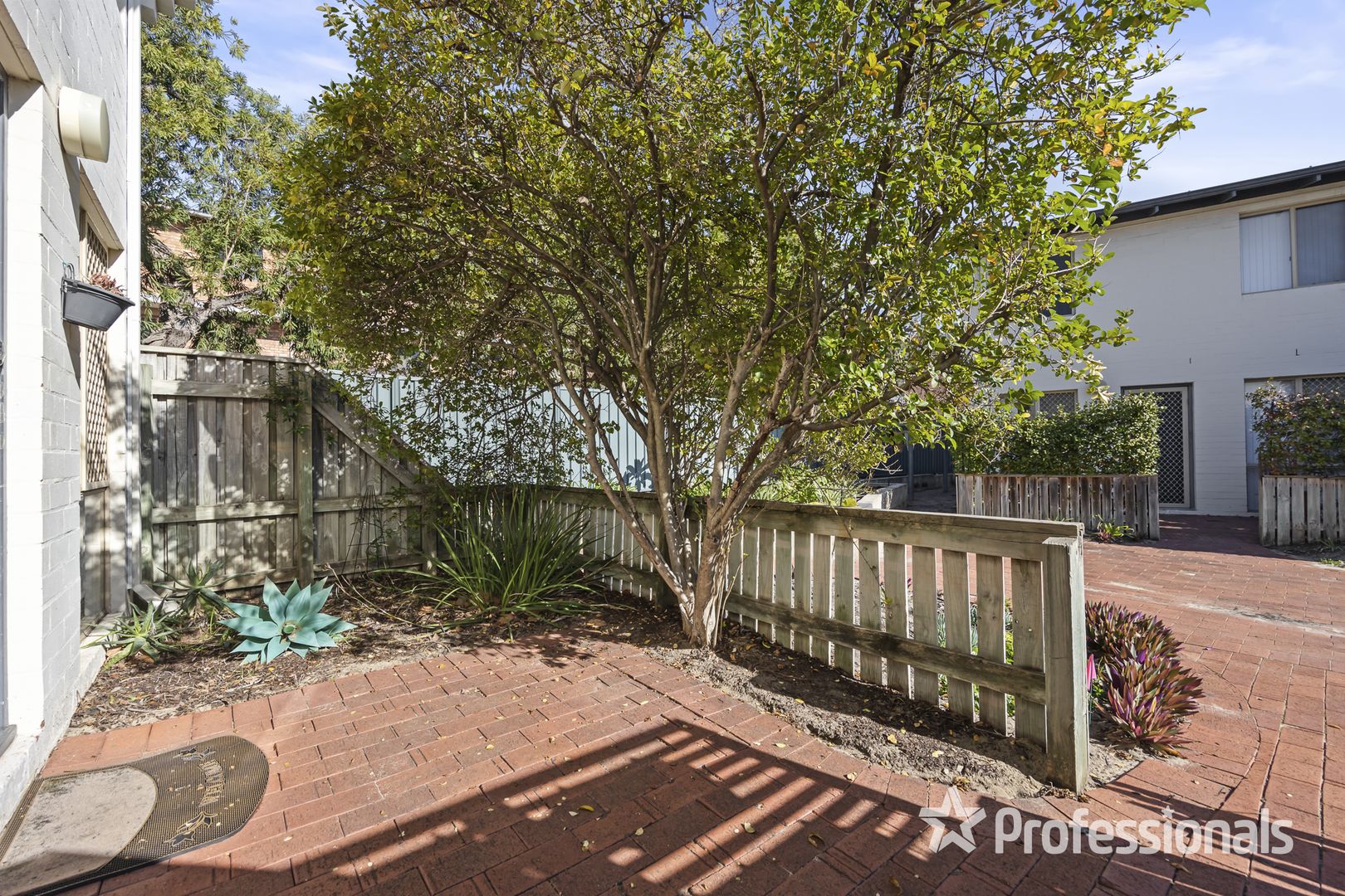 5/311 Harborne Street, Glendalough WA 6016, Image 2