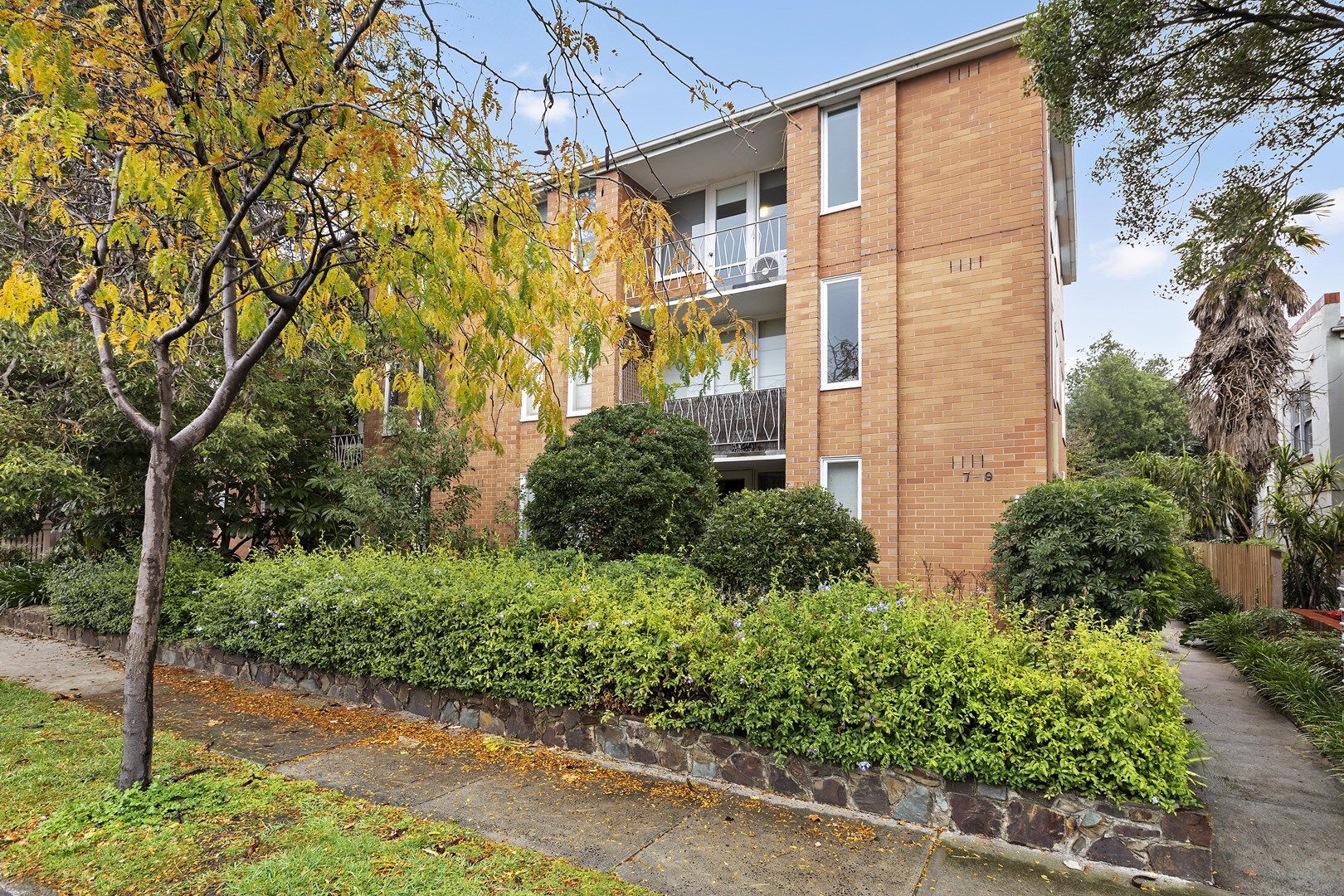 2 bedrooms Apartment / Unit / Flat in 11/7-9 Irving Avenue PRAHRAN VIC, 3181