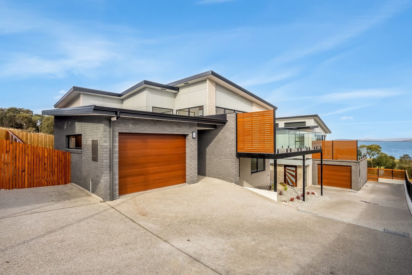 4 bedrooms Townhouse in 2/26 Estramina Drive OAKDOWNS TAS, 7019