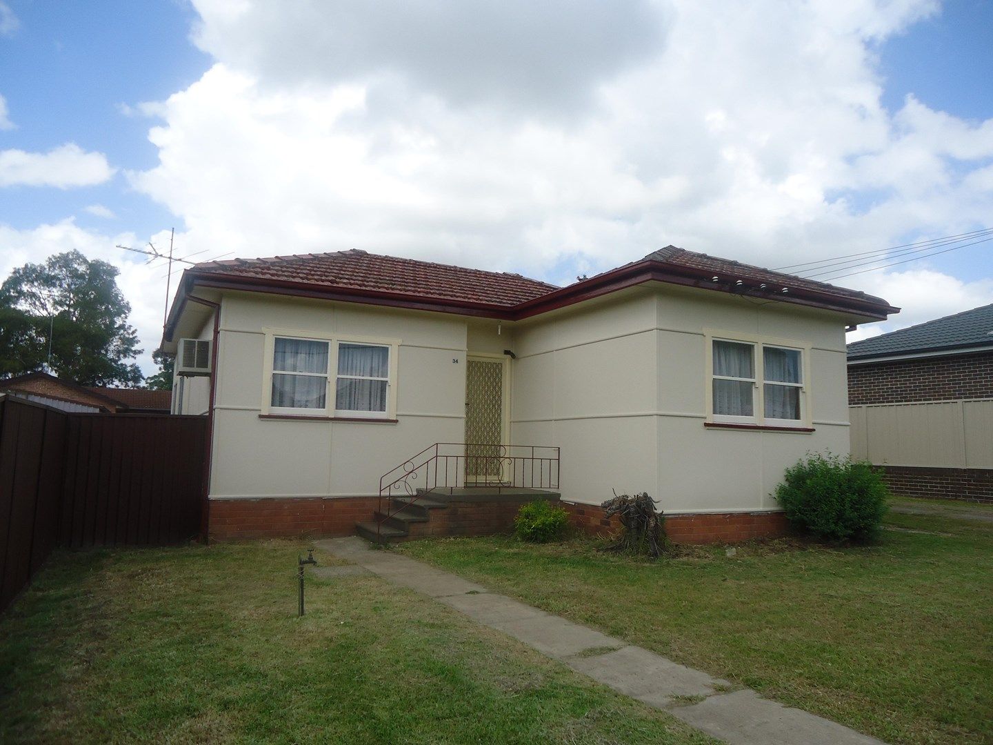 4 bedrooms House in 34 Magowar Road PENDLE HILL NSW, 2145