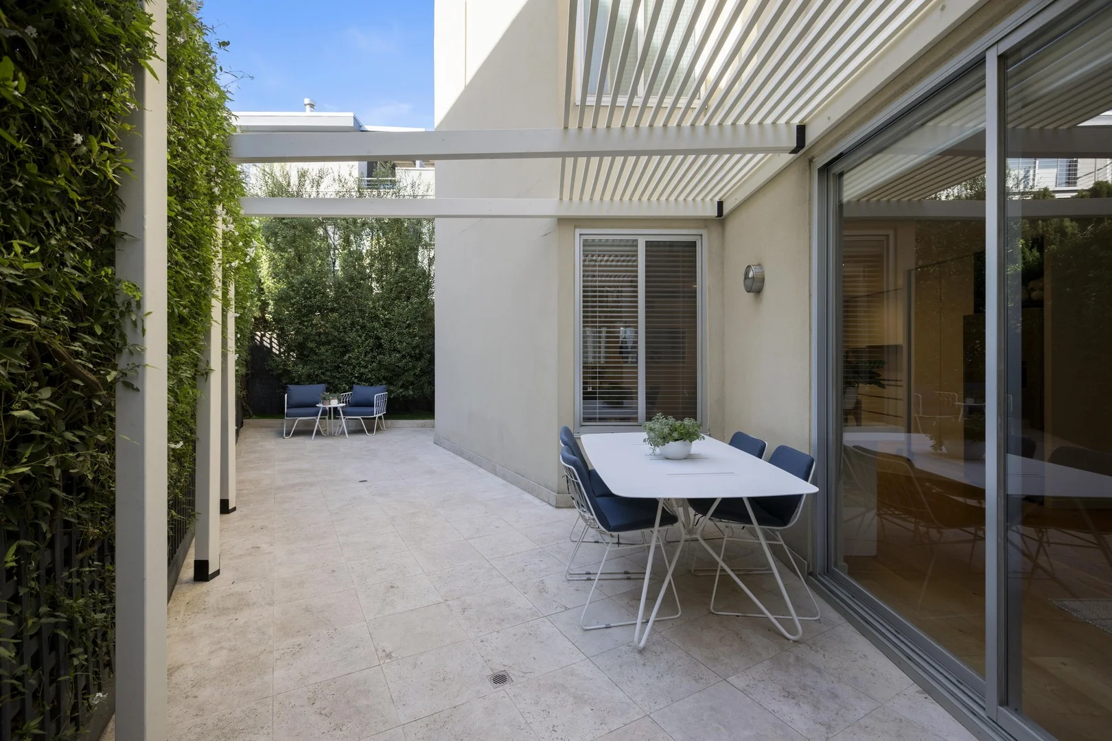 2/402 Barkly Street, Elwood VIC 3184