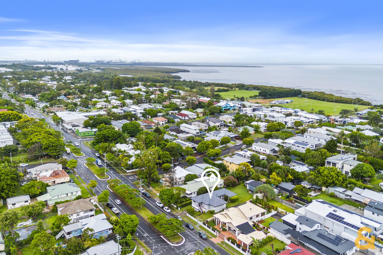 5 bedrooms House in 361 Tingal Road WYNNUM QLD, 4178