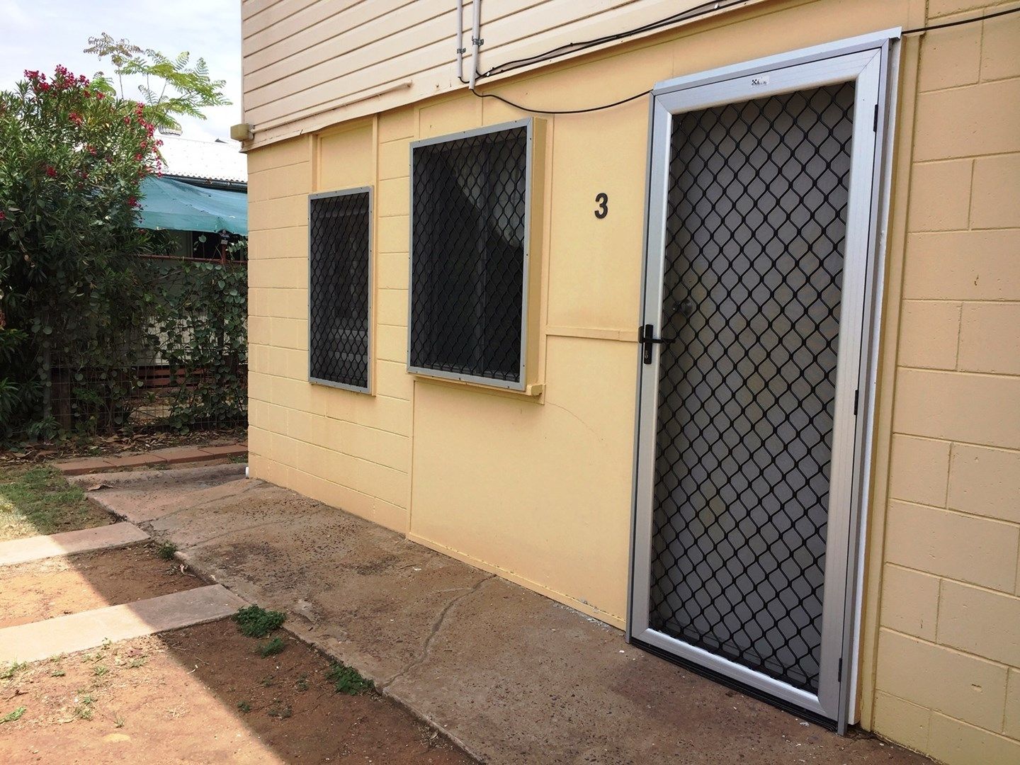 1 bedrooms Apartment / Unit / Flat in  BLACKWATER QLD, 4717