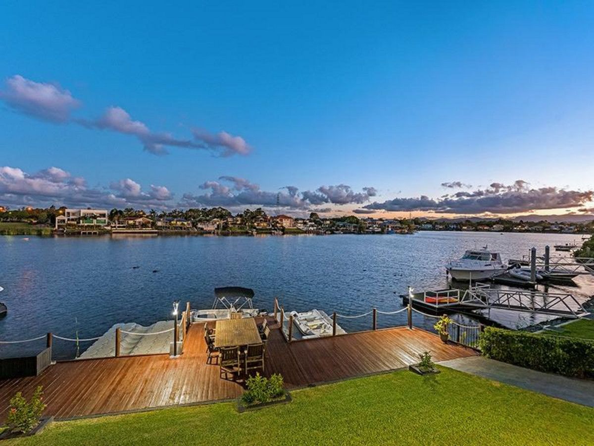 1 Trimaran Place, Clear Island Waters QLD 4226, Image 2