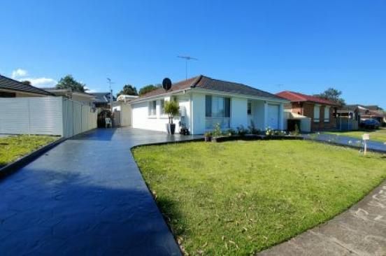 2 bedrooms Apartment / Unit / Flat in 7a ROGAN CRESCENT WAKELEY NSW, 2176