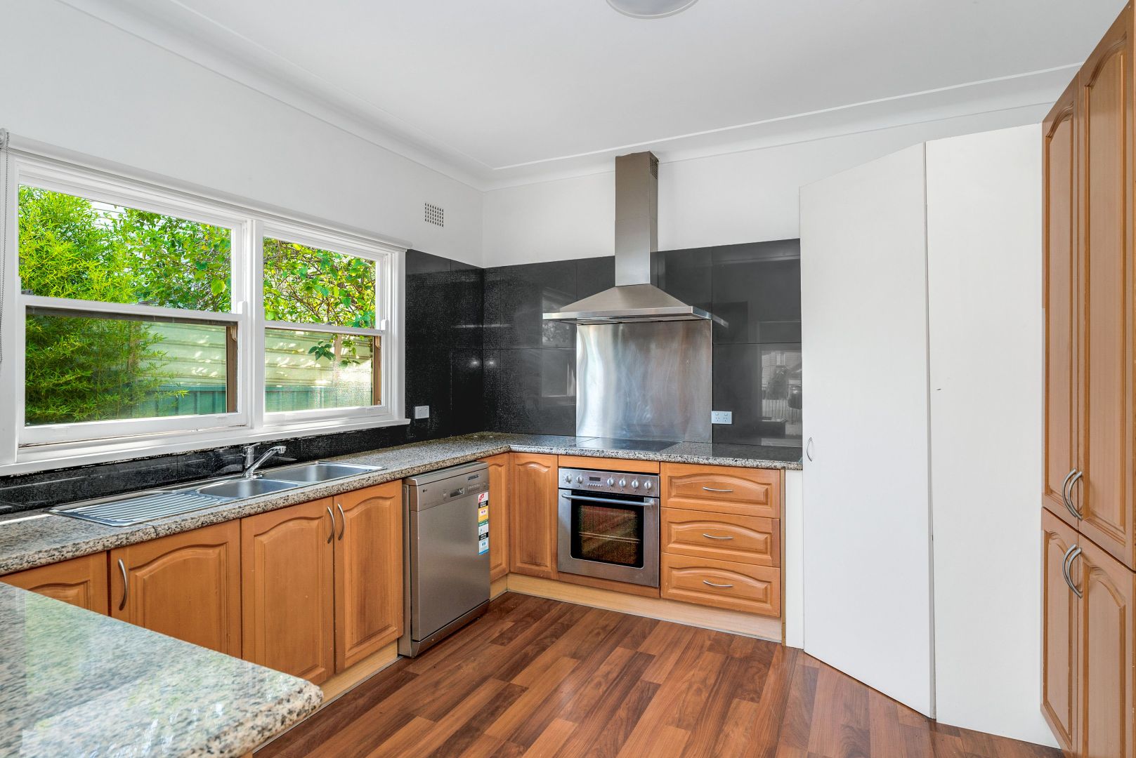 30 Caloola Road, Constitution Hill NSW 2145, Image 1