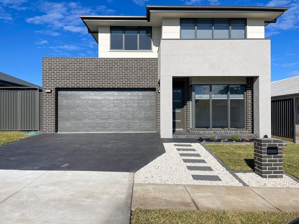 4 bedrooms House in 31 Abidi Street SPRING FARM NSW, 2570