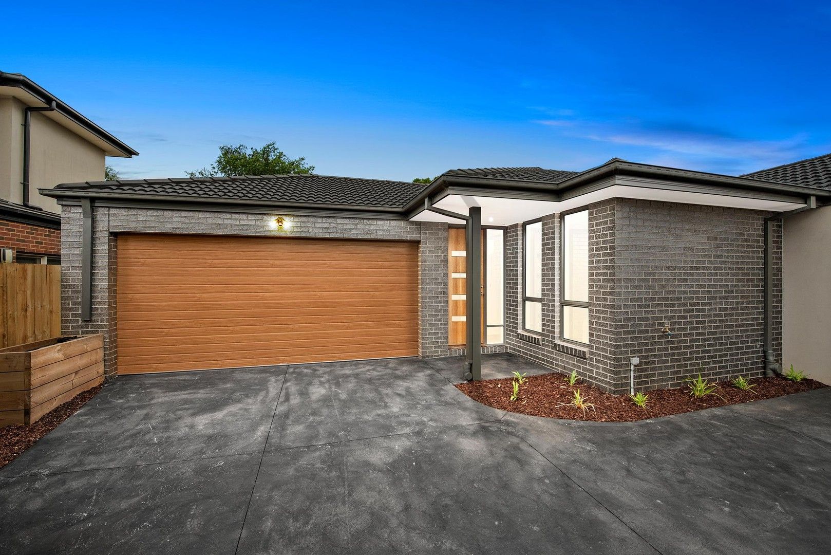 2/4 Bimbadeen Drive, Mooroolbark VIC 3138, Image 0