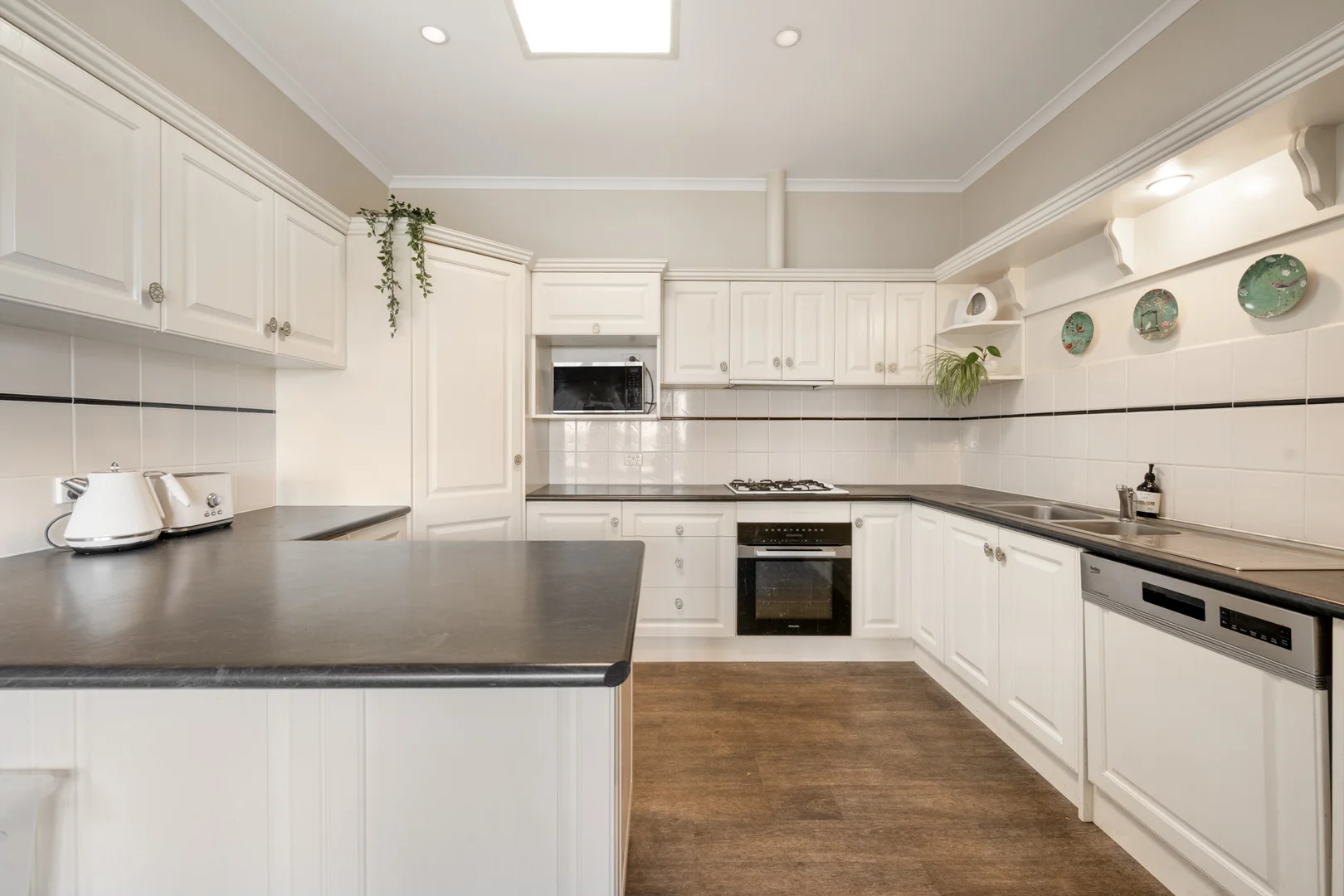 Additional image 3 of 12 Lake Terrace West, Mount Gambier SA 5290