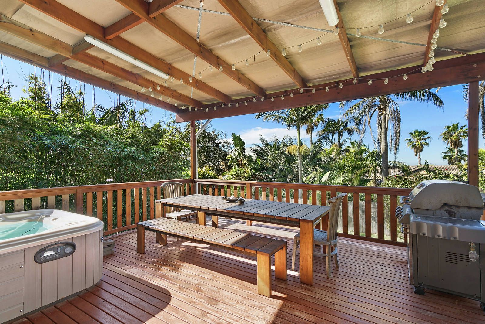 16 Farnell Street, Curl Curl NSW 2096, Image 2