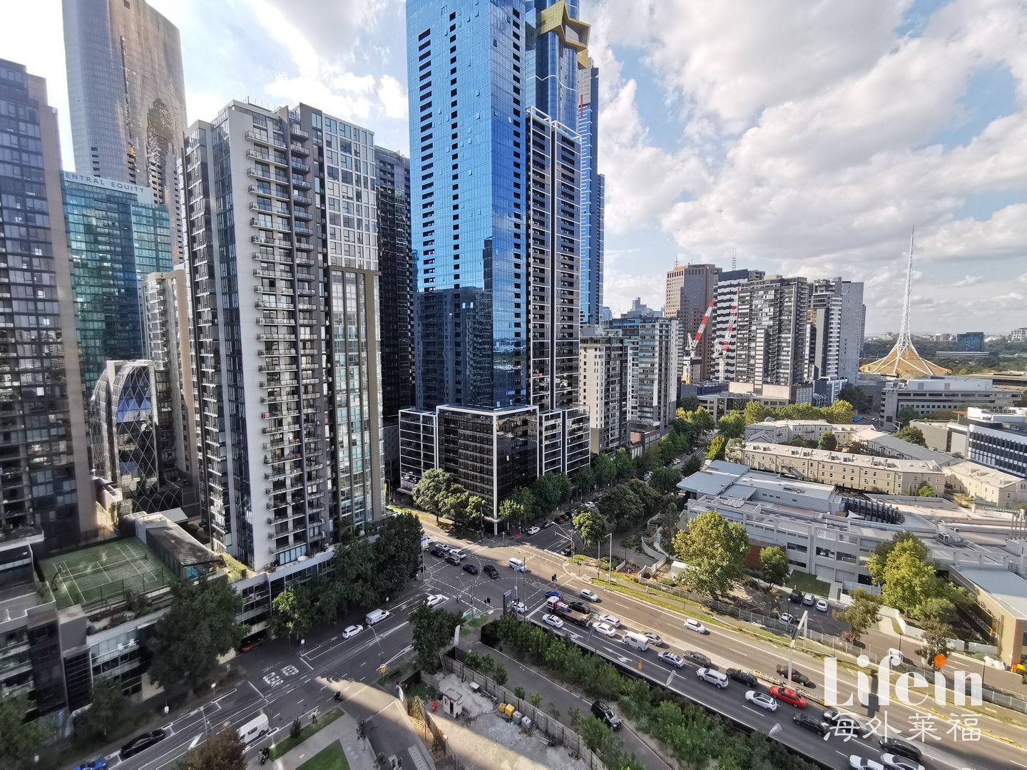 2 bedrooms Apartment / Unit / Flat in 1702/318 Queen Street MELBOURNE VIC, 3004