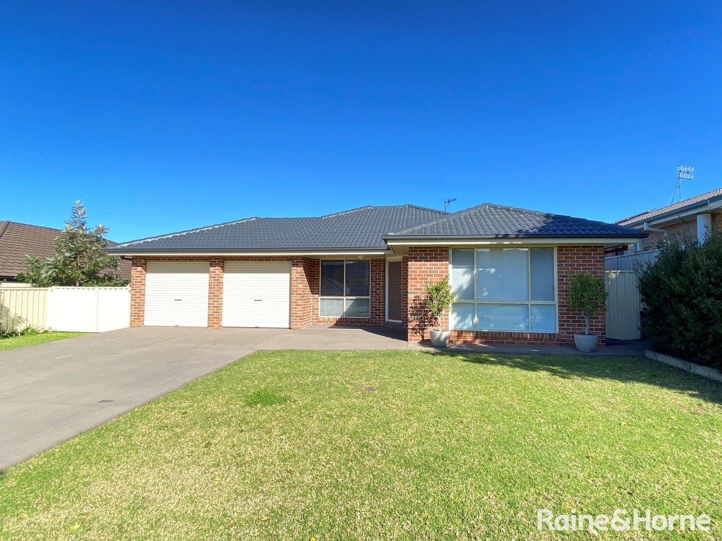 4 bedrooms House in 18 Hibiscus Place BOMADERRY NSW, 2541