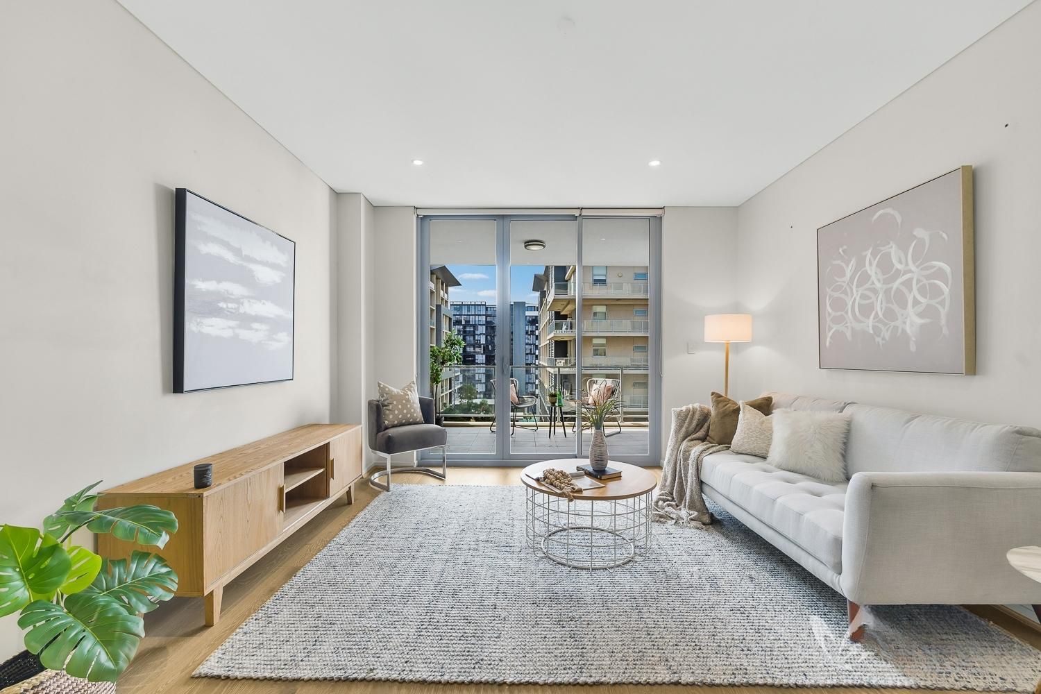 2 bedrooms Apartment / Unit / Flat in 808C/8 Bourke Street MASCOT NSW, 2020