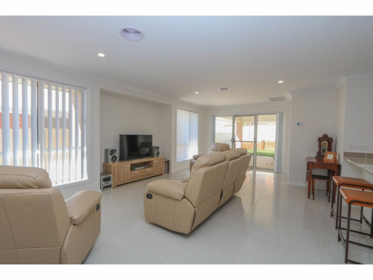 12 Dees Close, Gormans Hill NSW 2795, Image 1