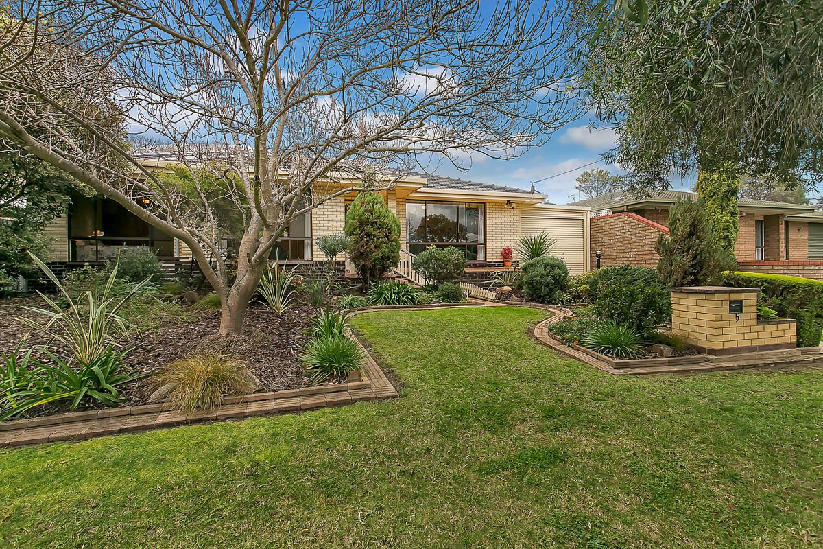 5 Chilcomb Drive, Huntfield Heights SA 5163, Image 1