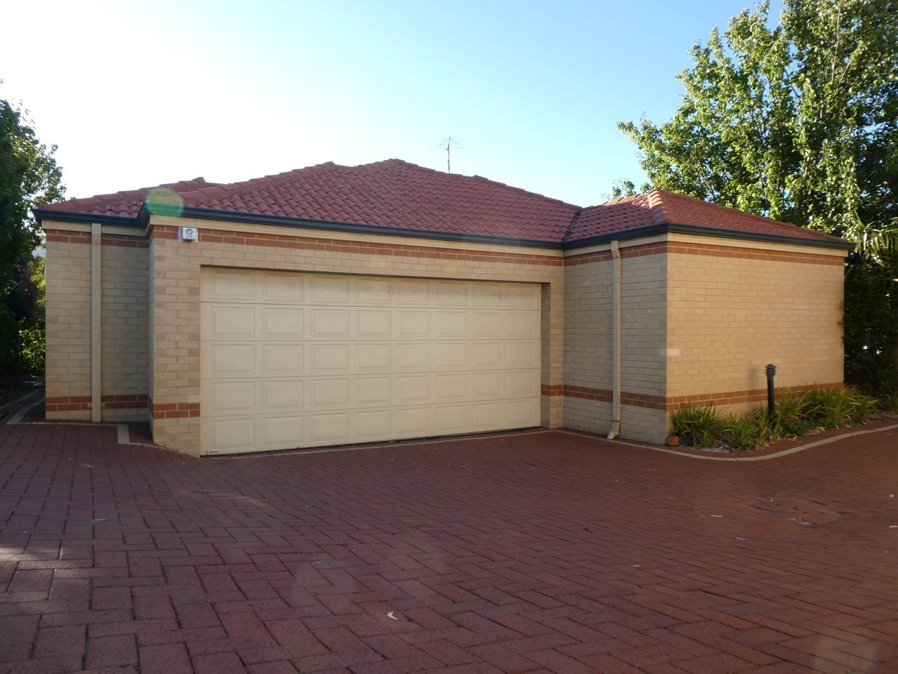 3 bedrooms Villa in 1/786 Karrinyup Rd BALCATTA WA, 6021