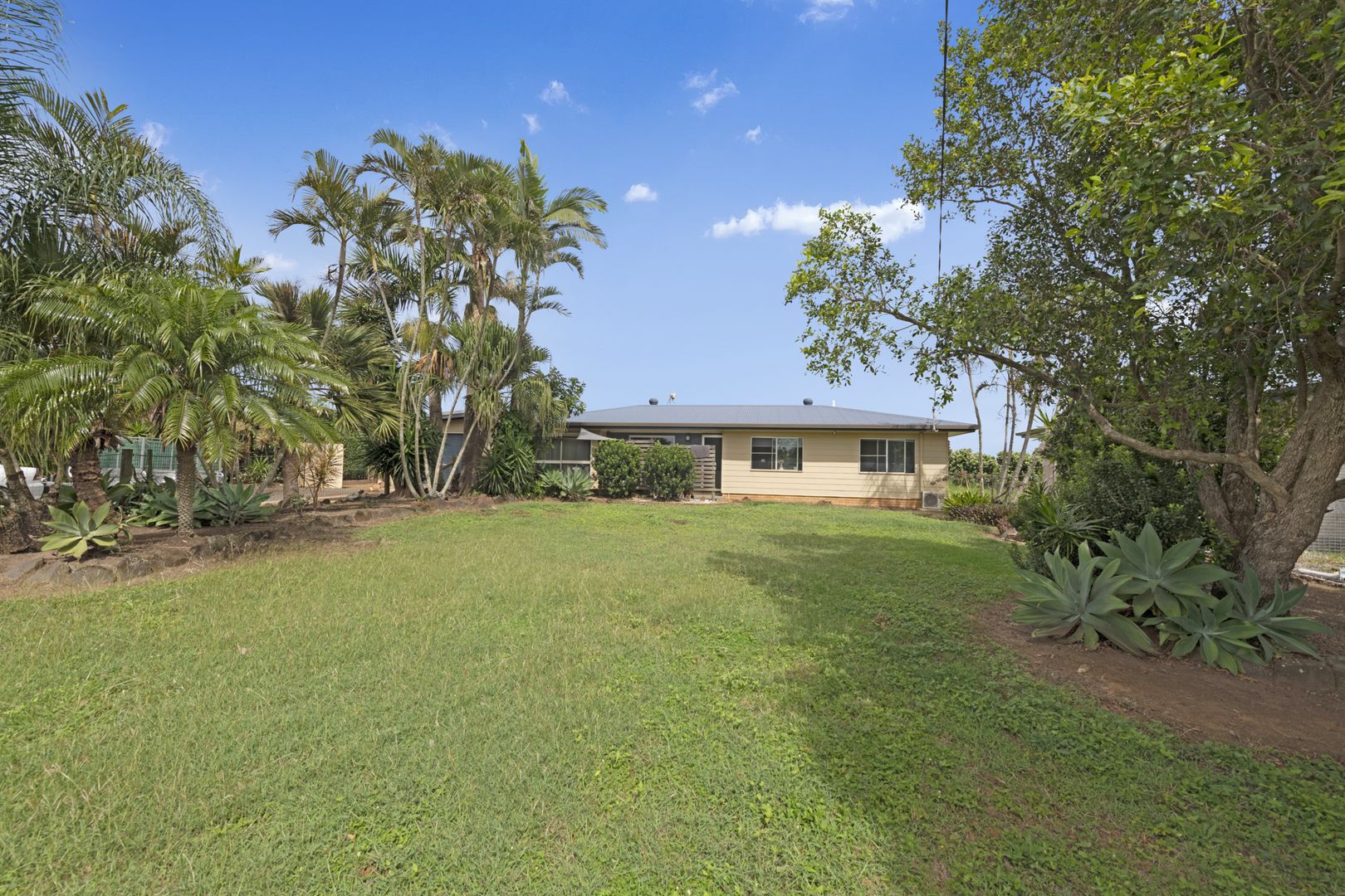 600 Elliott Heads Road, Woongarra QLD 4670, Image 1