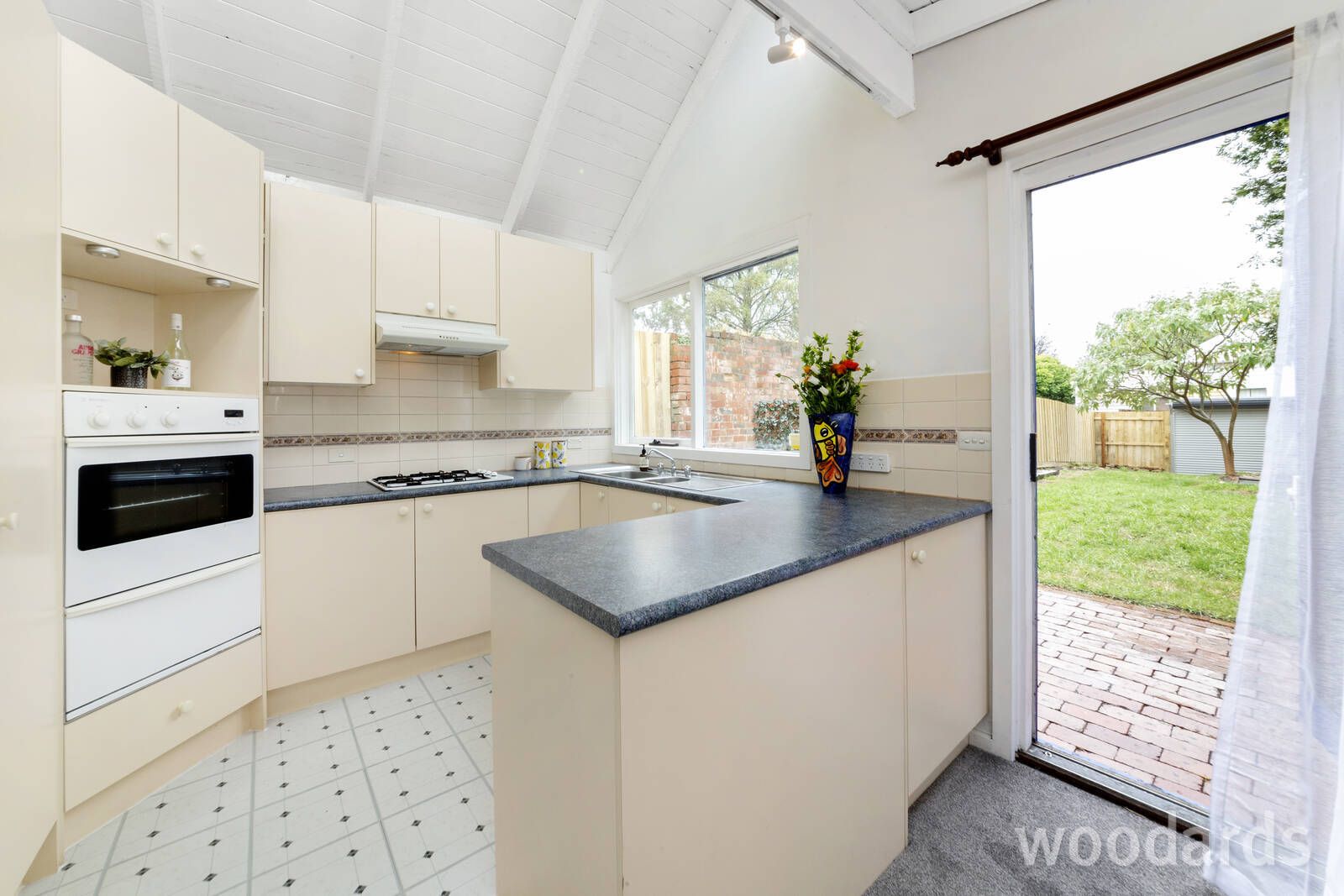 16 Station Place, Glen Huntly VIC 3163, Image 2