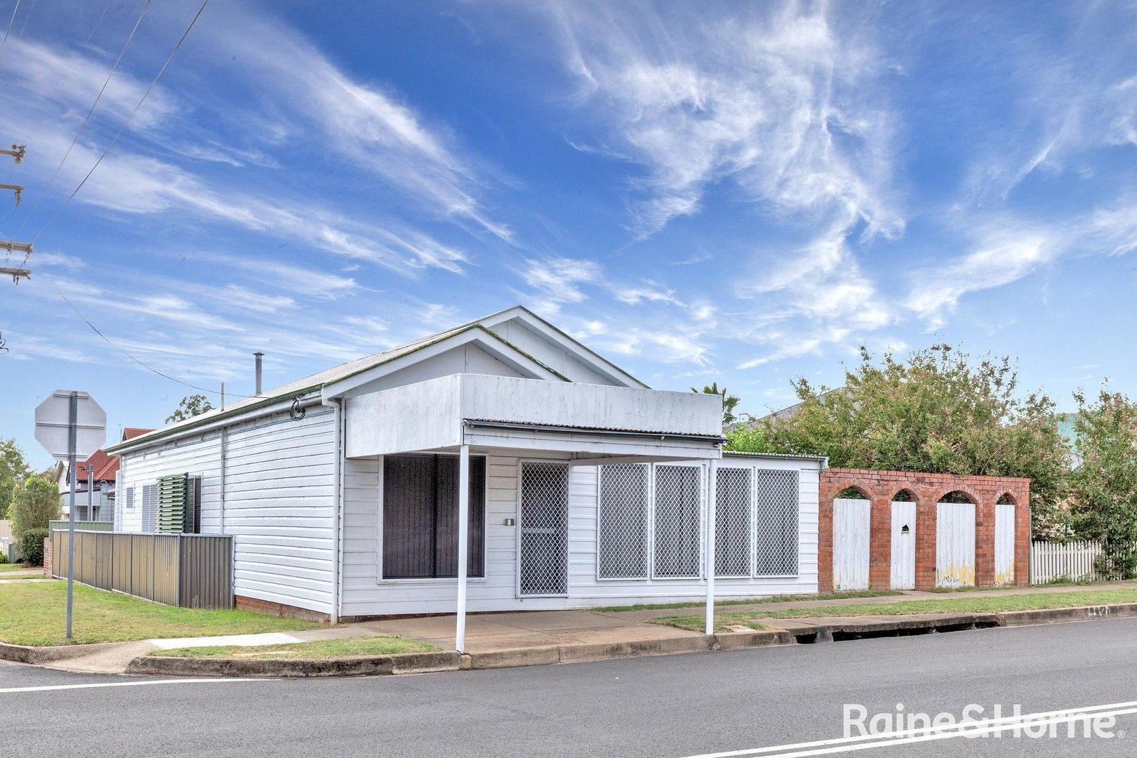 2 bedrooms House in 8 Dean Street TAMWORTH NSW, 2340