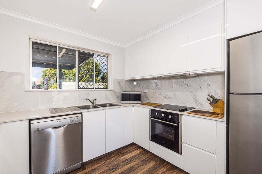 2/16 Frederick Street, Banksia Beach QLD 4507, Image 2