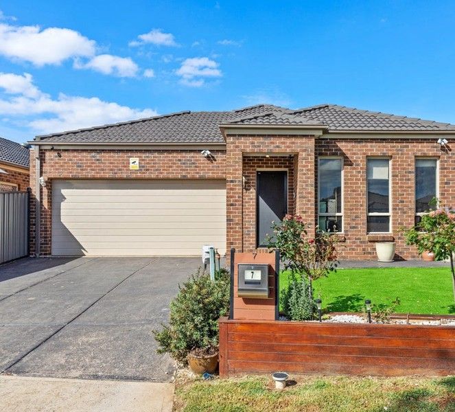3 bedrooms House in 7 Silverleaf Drive MELTON VIC, 3337