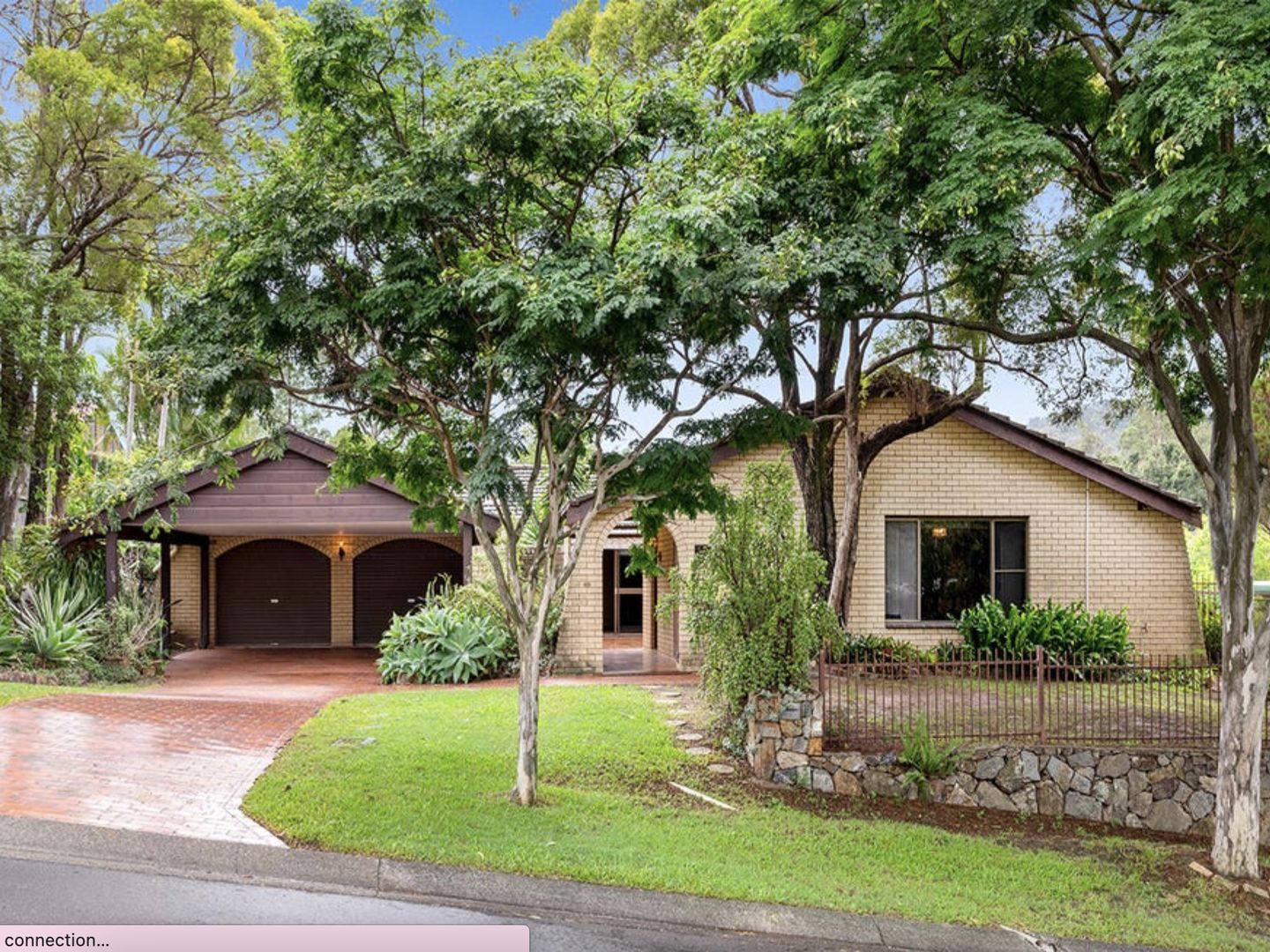4 bedrooms House in 19 Moondarra Street CHAPEL HILL QLD, 4069