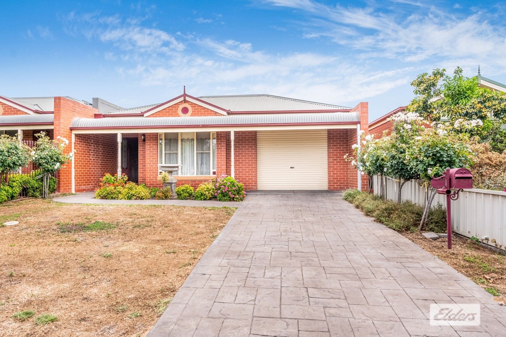 3 bedrooms House in 2/15 Weir Court KANGAROO FLAT VIC, 3555