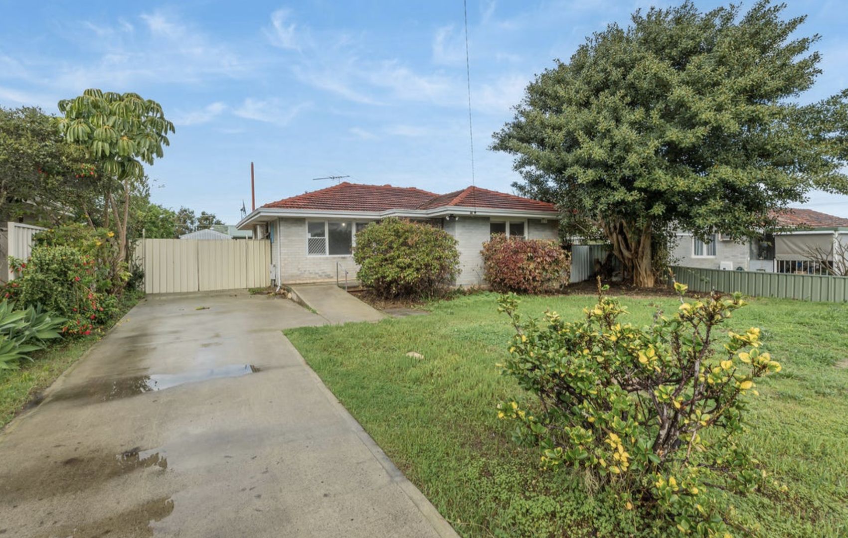 3 bedrooms House in 47 Keeley Way GIRRAWHEEN WA, 6064