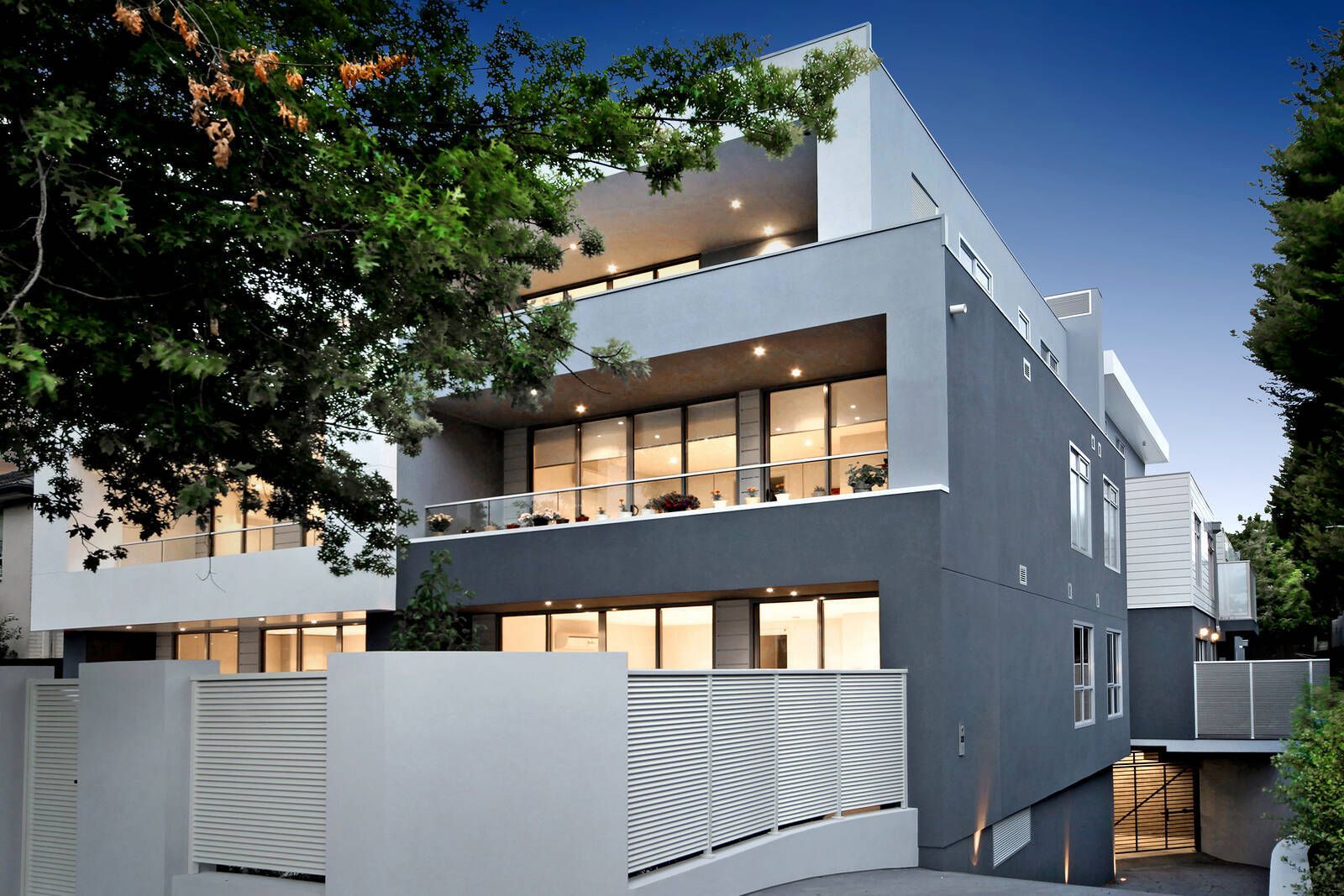 2 bedrooms Apartment / Unit / Flat in 2/13 Maroona Road CARNEGIE VIC, 3163