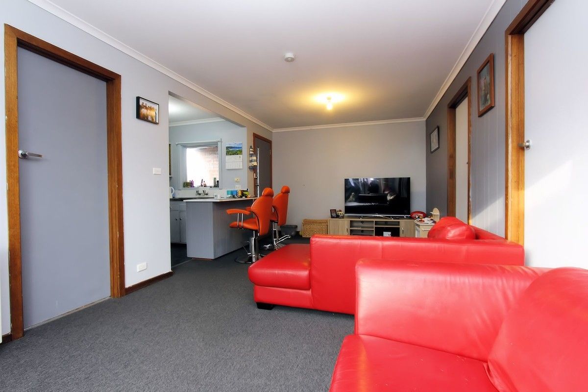 2/17a Sutton Street, Hillcrest TAS 7320, Image 1