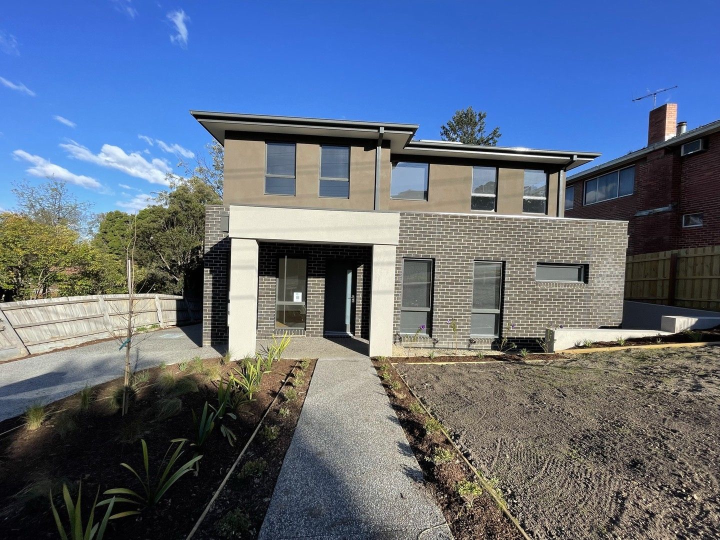 3 bedrooms House in 1/21 Warwick Road GREENSBOROUGH VIC, 3088