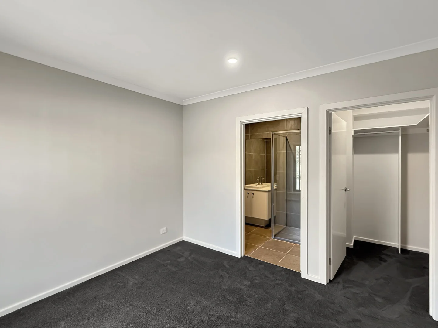 Additional image 3 of 35 Camelon Avenue, Thornhill Park VIC 3335