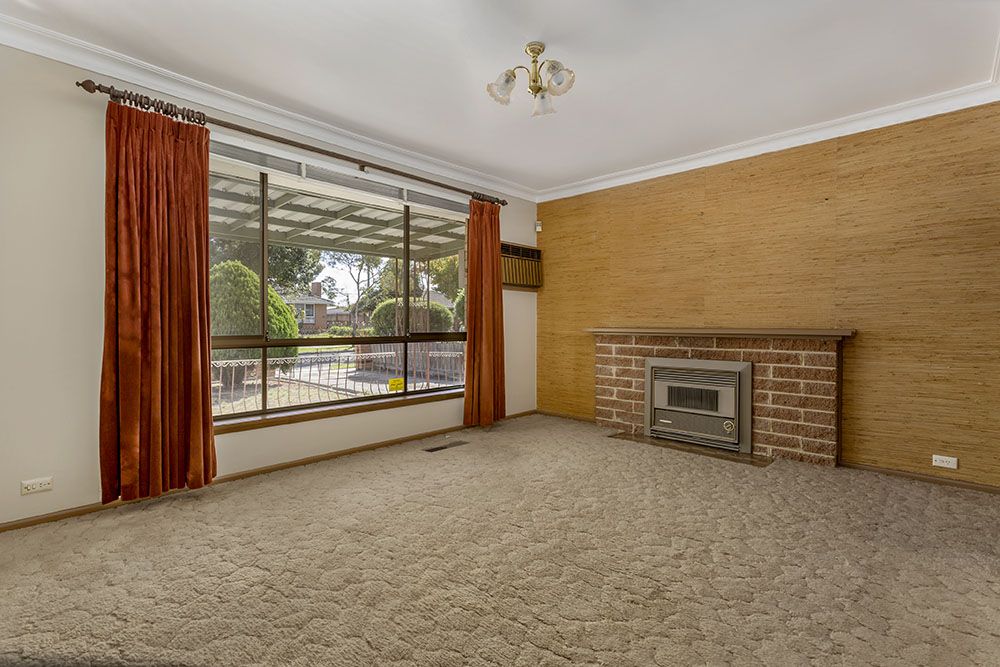 33 Rogerson Street, Avondale Heights VIC 3034, Image 2