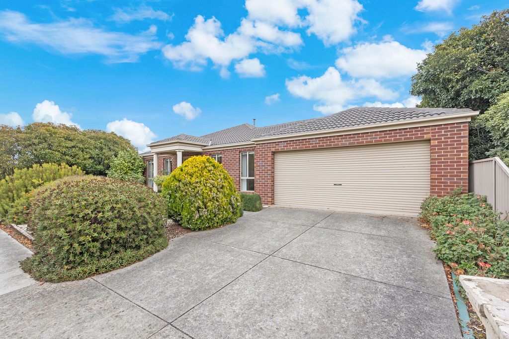 3 bedrooms House in 10 Lawrie Drive ALFREDTON VIC, 3350