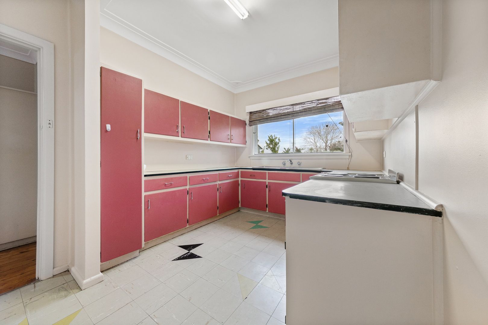 94 Wallarah Road, Gorokan NSW 2263, Image 2