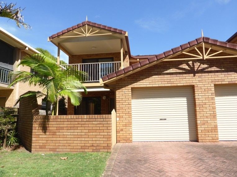 2 bedrooms Townhouse in 1/6 Harbour Street YAMBA NSW, 2464