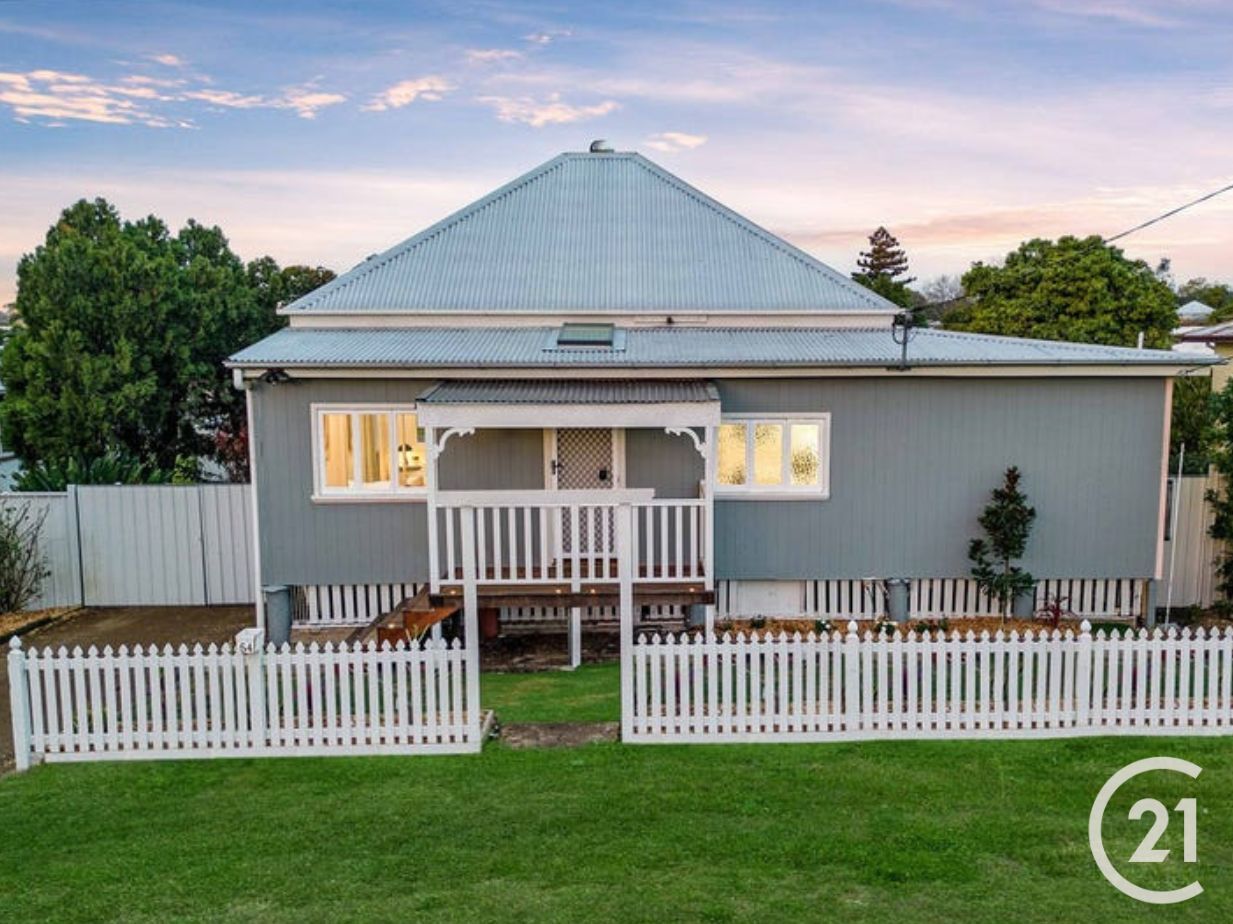 3 bedrooms House in 54 Cole street SILKSTONE QLD, 4304