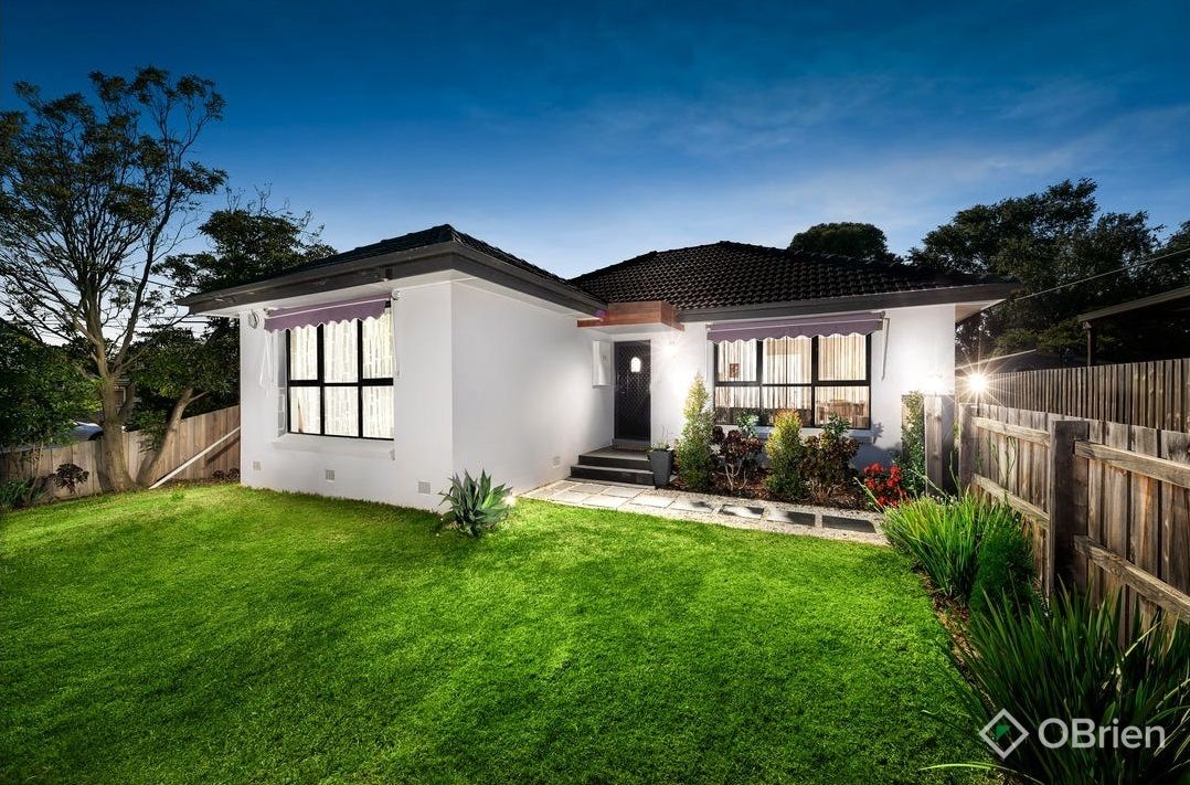 3 bedrooms Apartment / Unit / Flat in 1/3 Everglade Avenue FOREST HILL VIC, 3131