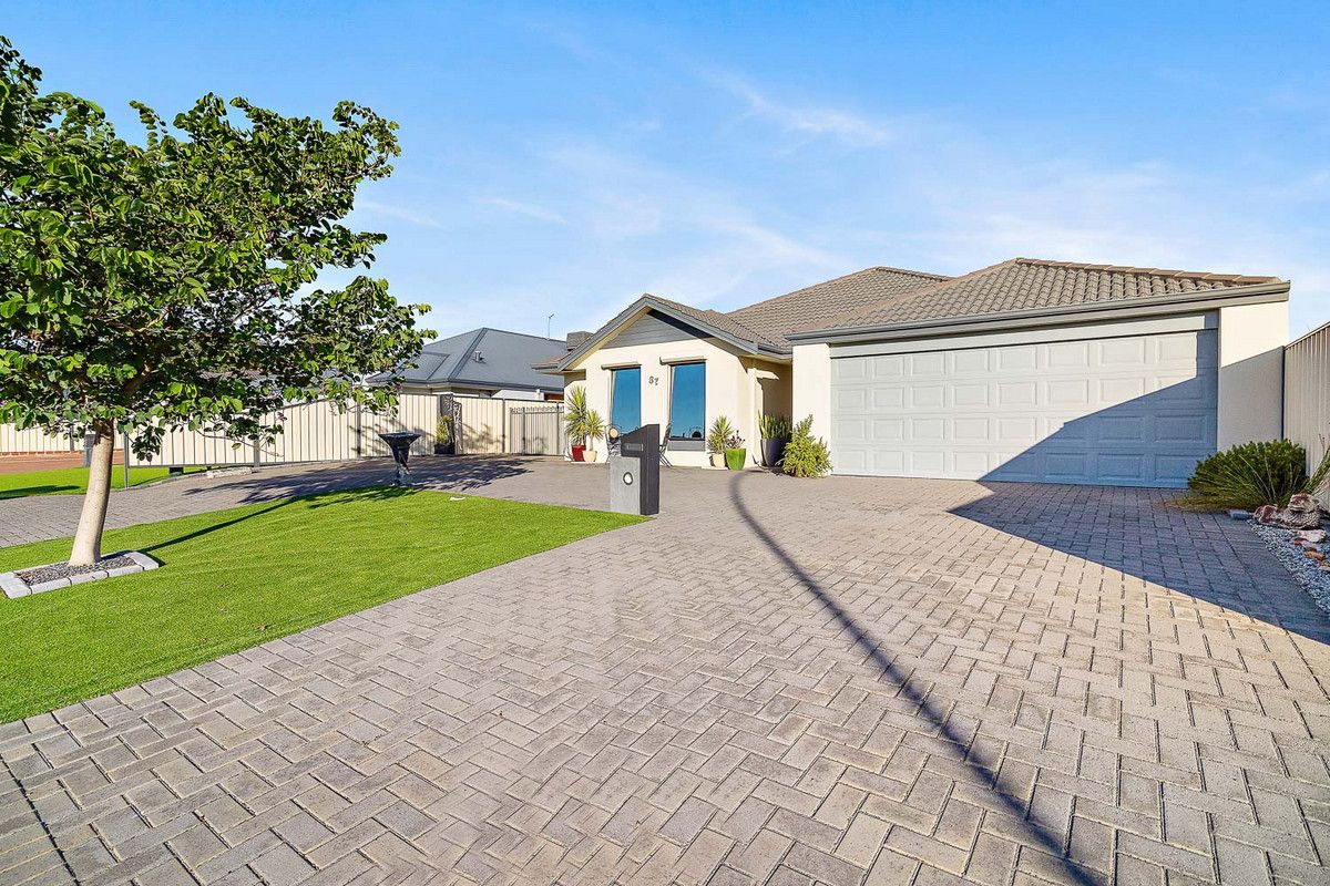4 bedrooms House in 37 Kalanchoe Approach SEVILLE GROVE WA, 6112