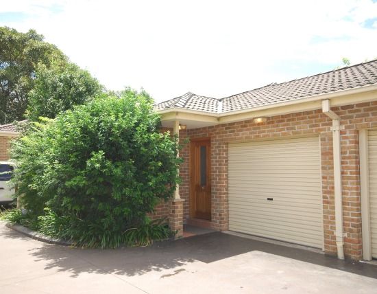 3 bedrooms Townhouse in 2/33 Edna Avenue MERRYLANDS NSW, 2160