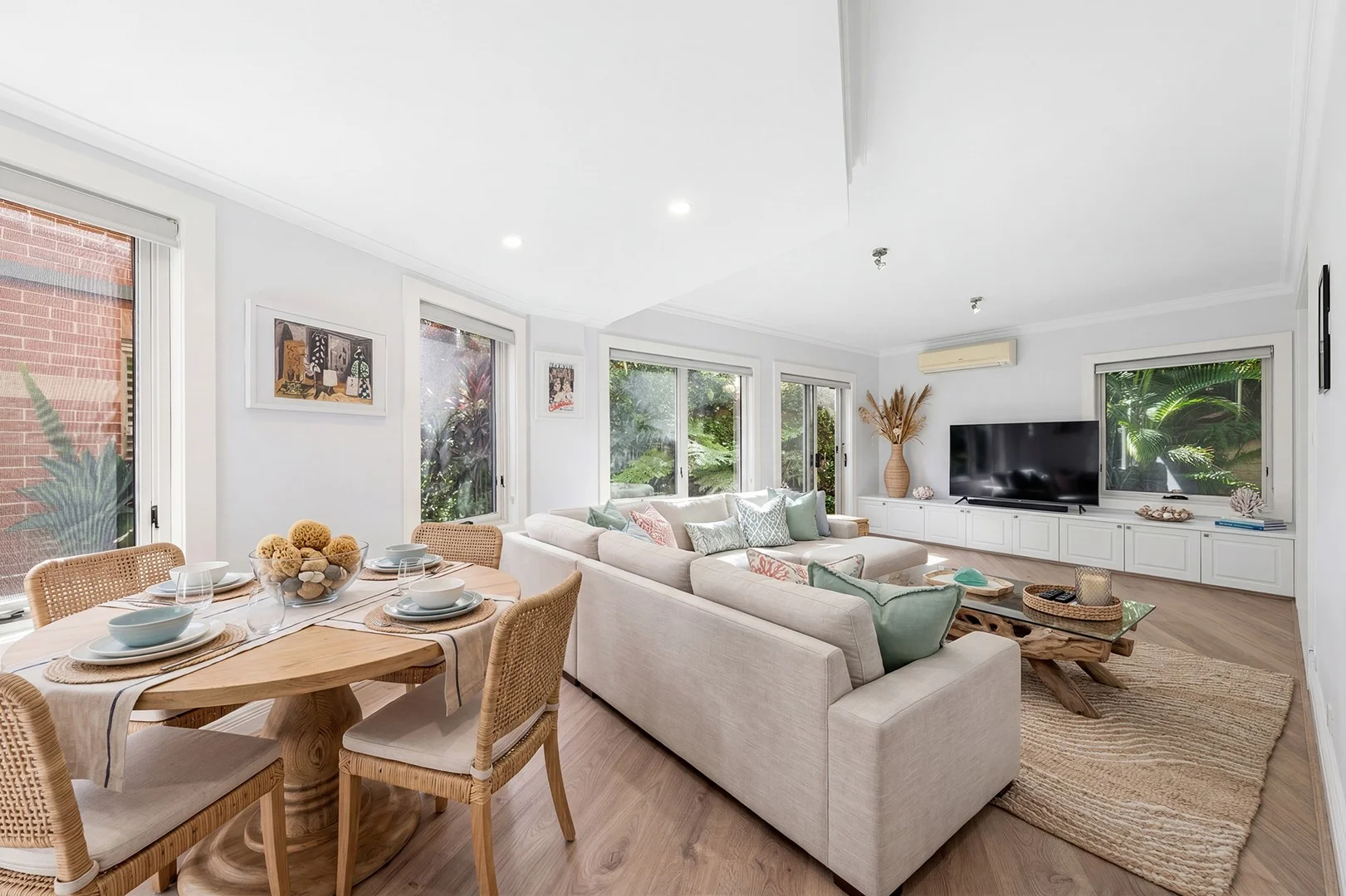 Primary image of 1/20a Ellalong Road, Cremorne NSW 2090