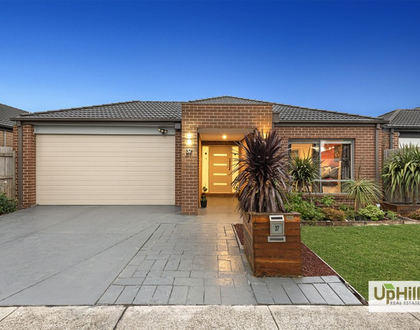 37 Fiorelli Boulevard, Cranbourne East VIC 3977